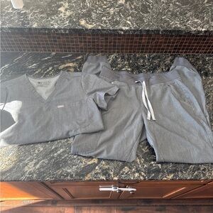 Women’s size M tall jogger scrubs - gray